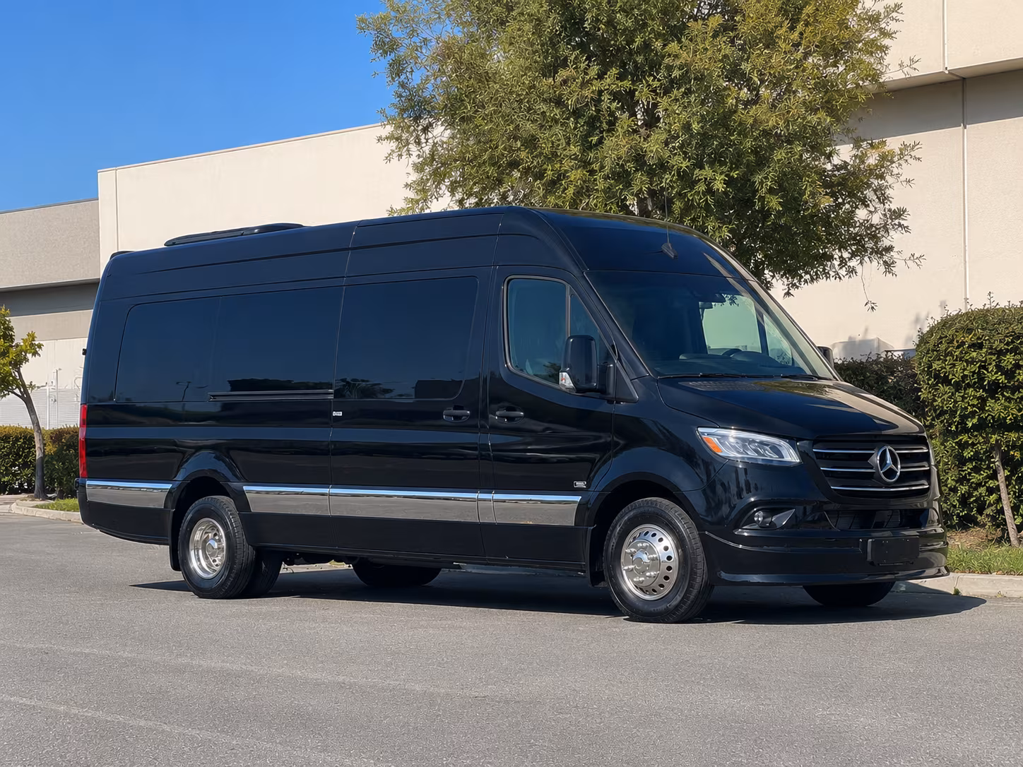 oakland employee shuttle services throughout oakland and california